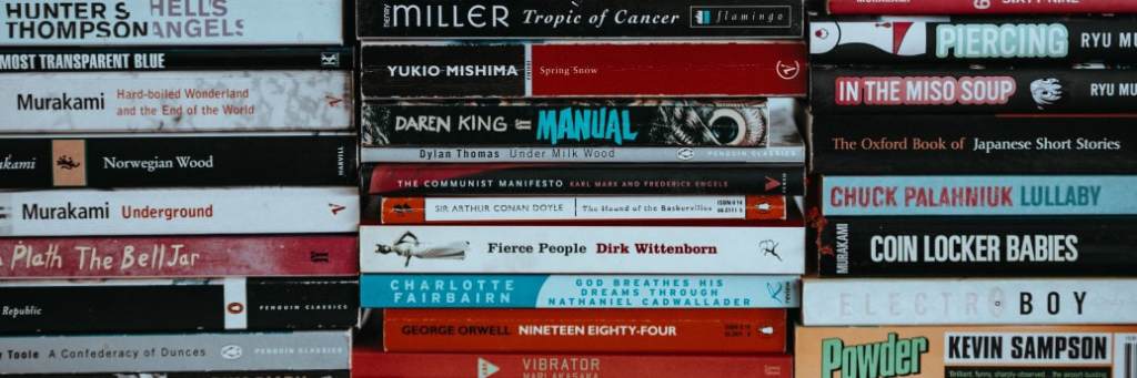 Book Selling as a sample for Object-oriented programming (OOP)